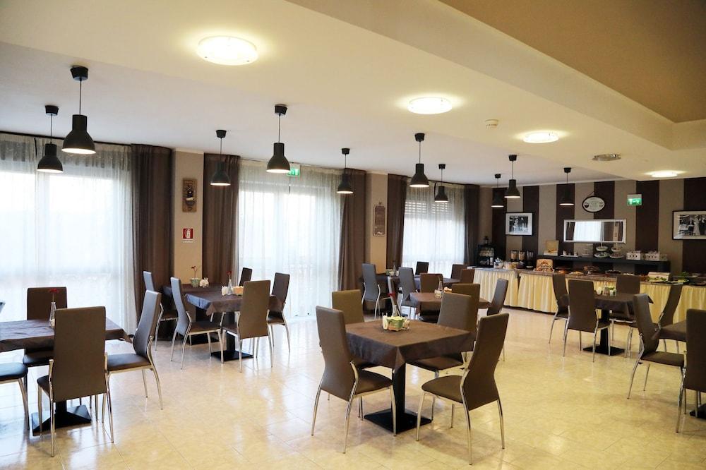 Hotel Fidenza Εξωτερικό φωτογραφία